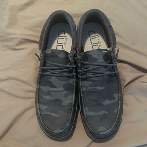 Hey Dude Men's Black Camo Loafers